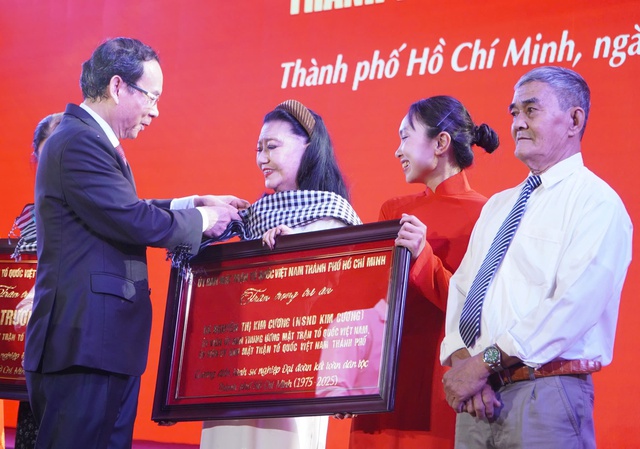 Không ngừng vun đắp khối đại đoàn kết - Ảnh 1.
