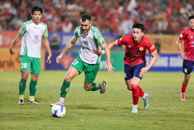 Chờ HLV Phùng Thanh Phương giúp "chiến hạm đỏ" thoát hiểm - Ảnh 1. Chờ HLV Phùng Thanh Phương giúp "chiến hạm đỏ" thoát hiểm - Ảnh 1.