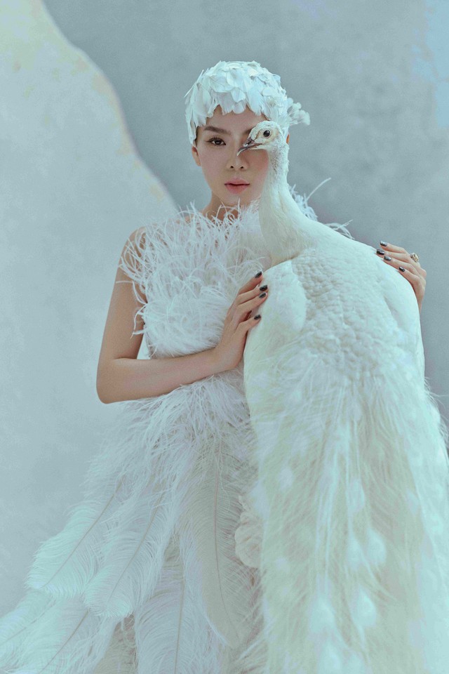 Bộ ảnh nhiều ẩn ý của Lệ Quyên- Ảnh 6. Bộ ảnh nhiều ẩn ý của Lệ Quyên- Ảnh 6.