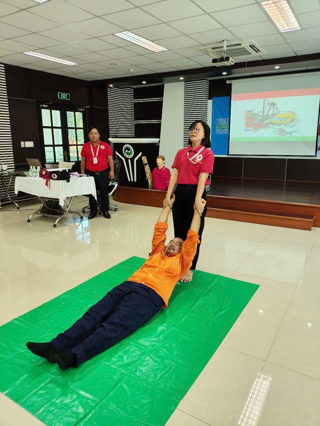 Cấp cứu tại chỗ - VWS chú trọng huấn luyện kỹ năng cho người lao động- Ảnh 4. Cấp cứu tại chỗ - VWS chú trọng huấn luyện kỹ năng cho người lao động- Ảnh 4.