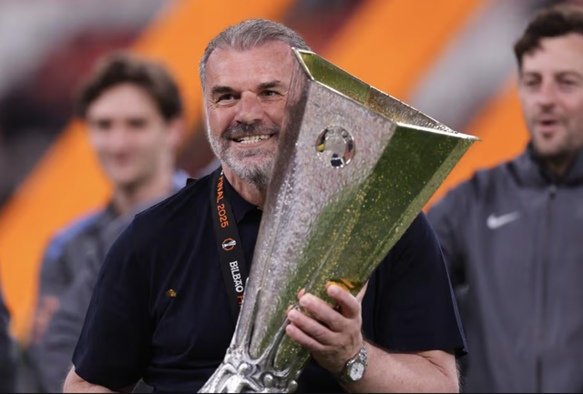 Vô địch Europa League, HLV Postecoglou lo bị mất ghế ở Tottenham- Ảnh 3. Vô địch Europa League, HLV Postecoglou lo bị mất ghế ở Tottenham- Ảnh 3.