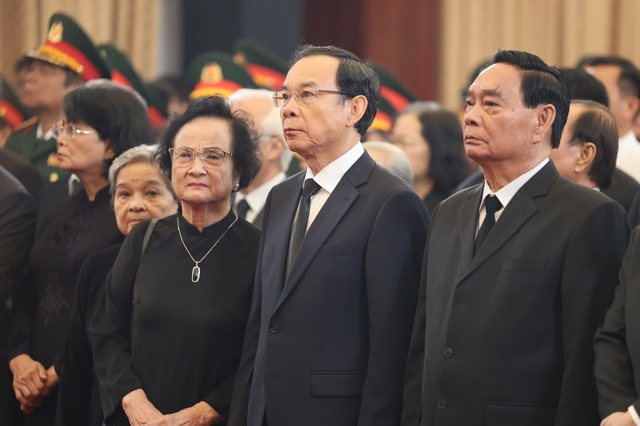 Image hình ảnh hình ảnh hình ảnh hình ảnh Đức Nguyễn - Bắt đầu viếng nguyên Chủ tịch nước Trần Đức Lương tại TP HCM