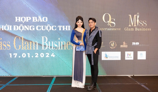 NTK Lê Minh Phú: "NTK-TS Quỳnh Paris dìu dắt tôi trên con đường thời trang nhân văn" - Ảnh 1.