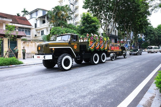 Funeral service held for former State President Tran Duc Luong- Ảnh 13. Funeral service held for former State President Tran Duc Luong- Ảnh 13.