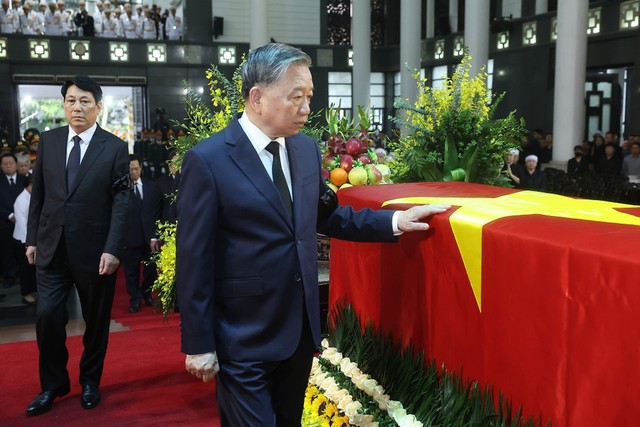 Funeral service held for former State President Tran Duc Luong- Ảnh 6. Funeral service held for former State President Tran Duc Luong- Ảnh 6.