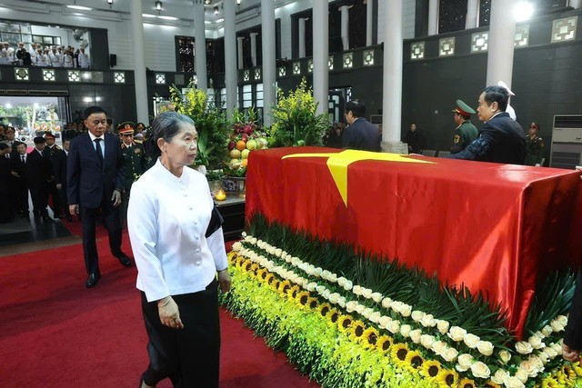 Funeral service held for former State President Tran Duc Luong- Ảnh 8. Funeral service held for former State President Tran Duc Luong- Ảnh 8.