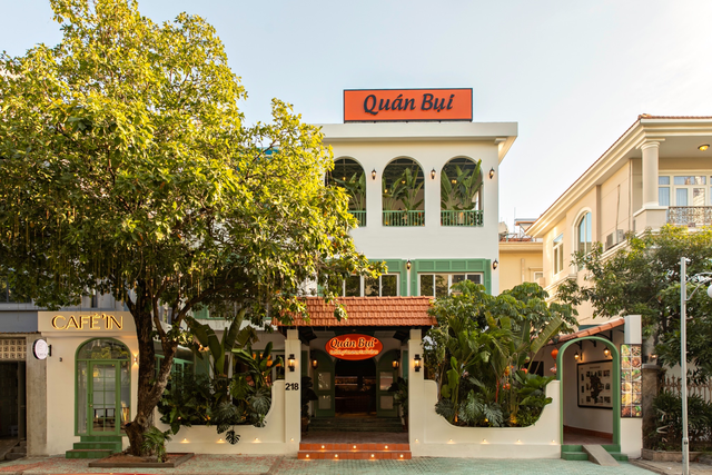 CEO Danh Trần: Hơn một thập kỷ, Quán Bụi chinh phục ẩm thực Việt- Ảnh 2. CEO Danh Trần: Hơn một thập kỷ, Quán Bụi chinh phục ẩm thực Việt- Ảnh 2.
