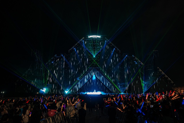 "Legend Fest 2025: Cầu Nối Văn Hóa, Nghệ Thuật Và Lòng Tự Hào Dân Tộc Tại Đồng Hới"- Ảnh 6. "Legend Fest 2025: Cầu Nối Văn Hóa, Nghệ Thuật Và Lòng Tự Hào Dân Tộc Tại Đồng Hới"- Ảnh 6.