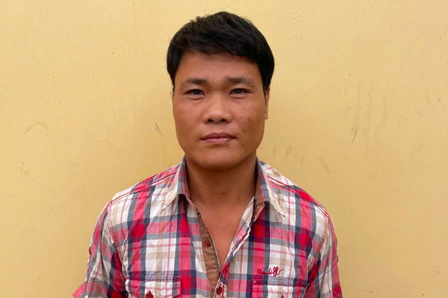 Người đàn ông gây rối tại đường di chuyển của đoàn khách quốc tế thăm cấp Nhà nước đến Việt Nam- Ảnh 1. Người đàn ông gây rối tại đường di chuyển của đoàn khách quốc tế thăm cấp Nhà nước đến Việt Nam- Ảnh 1.