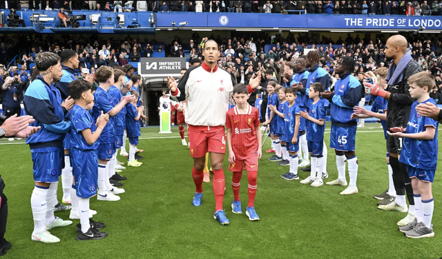 Tân vương Liverpool thảm bại, Chelsea tăng tốc đua Top 5 Ngoại hạng- Ảnh 1. Tân vương Liverpool thảm bại, Chelsea tăng tốc đua Top 5 Ngoại hạng- Ảnh 1.