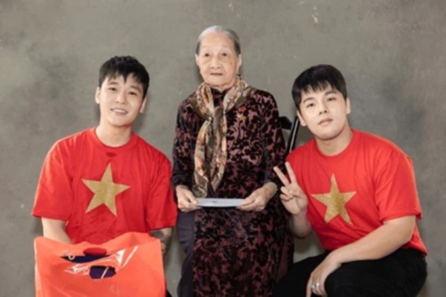 Portraying 57 Heroic Vietnamese Mothers- Ảnh 1. Portraying 57 Heroic Vietnamese Mothers- Ảnh 1.
