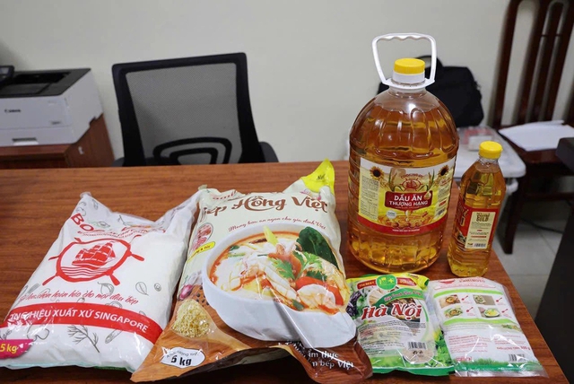 Người dùng hoang mang vì lỡ mua phải thực phẩm giả- Ảnh 1. Người dùng hoang mang vì lỡ mua phải thực phẩm giả- Ảnh 1.