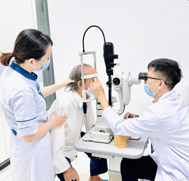 Mỗi ánh mắt, một niềm tin- Ảnh 1. Mỗi ánh mắt, một niềm tin- Ảnh 1.