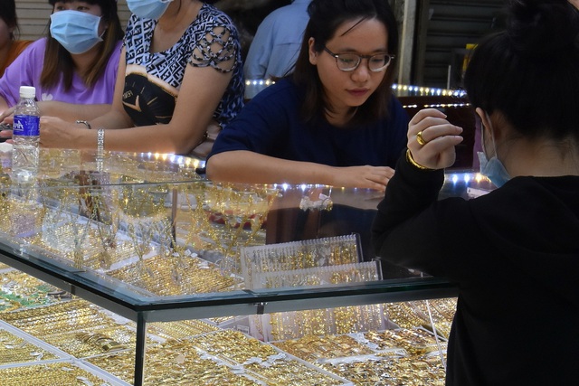 Giá vàng hôm nay, 7-5: Tiếp tục đi lên- Ảnh 1.
