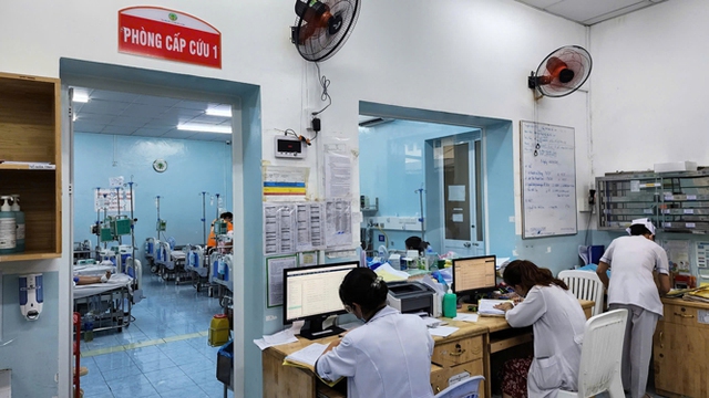 Chuyện không thể chấp nhận ở phòng cấp cứu (*): Nâng bản lĩnh, tránh bỏ mặc - Ảnh 1. Chuyện không thể chấp nhận ở phòng cấp cứu (*): Nâng bản lĩnh, tránh bỏ mặc - Ảnh 1.