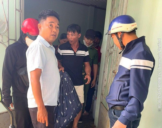 Mâu thuẫn trong lúc ăn nhậu, nam thanh niên dùng cây sắt đánh vào đầu bạn- Ảnh 1. Mâu thuẫn trong lúc ăn nhậu, nam thanh niên dùng cây sắt đánh vào đầu bạn- Ảnh 1.