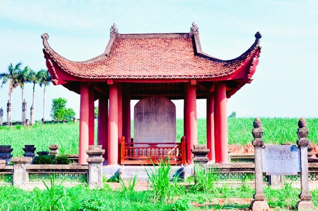 Lăng mộ vua Lê Túc Tông có dấu hiệu bị xâm phạm tìm cổ vật- Ảnh 1. Lăng mộ vua Lê Túc Tông có dấu hiệu bị xâm phạm tìm cổ vật- Ảnh 1.