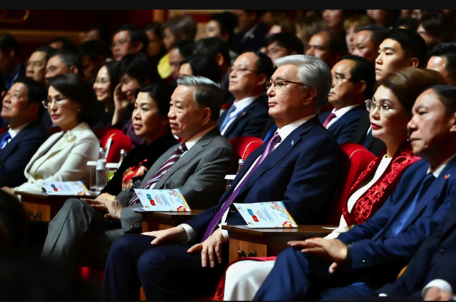 Tổng Bí thư Tô Lâm dự chương trình hòa nhạc hữu nghị Việt Nam - Kazakhstan- Ảnh 1. Tổng Bí thư Tô Lâm dự chương trình hòa nhạc hữu nghị Việt Nam - Kazakhstan- Ảnh 1.