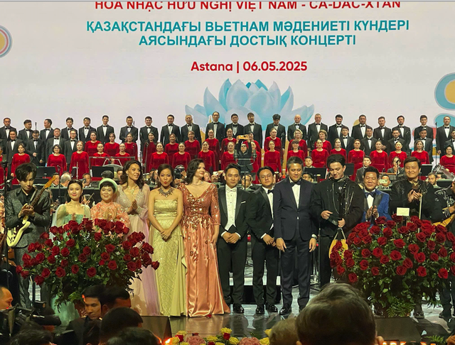 Tổng Bí thư Tô Lâm dự chương trình hòa nhạc hữu nghị Việt Nam - Kazakhstan- Ảnh 2. Tổng Bí thư Tô Lâm dự chương trình hòa nhạc hữu nghị Việt Nam - Kazakhstan- Ảnh 2.