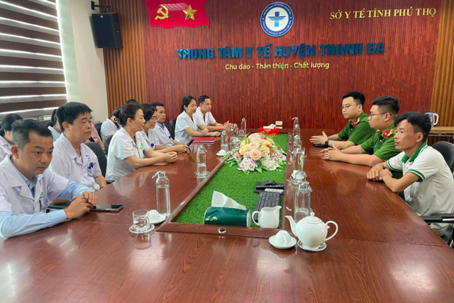 Không xử lý hình sự người đàn ông tấn công nhân viên y tế khi đang cấp cứu con trai mình - Ảnh 1.