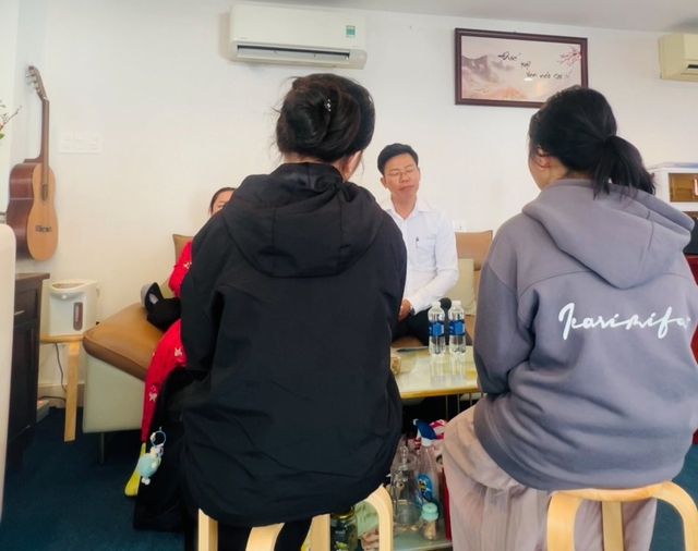 TP HCM: Khởi tố vụ án hai con gái tố cha ruột hiếp dâm- Ảnh 2. TP HCM: Khởi tố vụ án hai con gái tố cha ruột hiếp dâm- Ảnh 2.