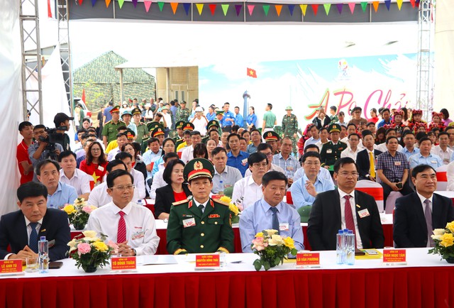 Lễ Thượng cờ và gắn biển công trình Cột cờ A Pa Chải - Ảnh 2.