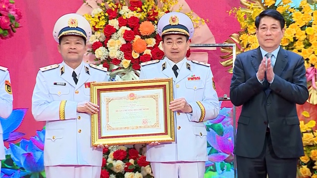 Quân chủng Hải quân đón nhận Huân chương Hồ Chí Minh lần thứ ba - Ảnh 4.