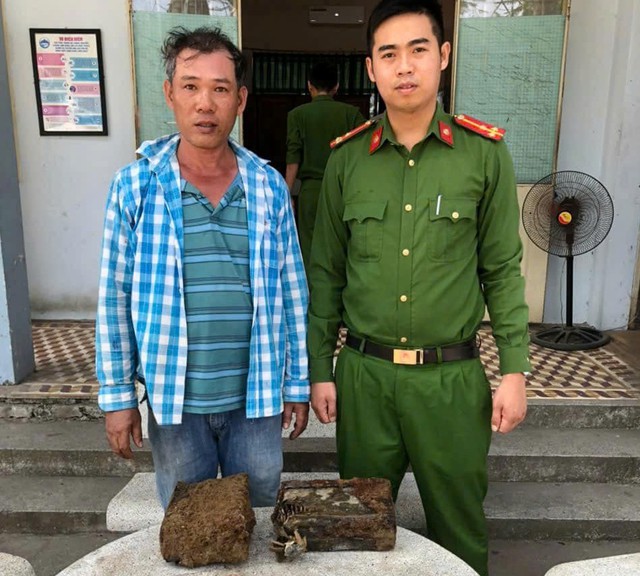 Đào móng nhà, người đàn ông phát hiện 2 thùng đạn có từ thời chiến tranh- Ảnh 1. Đào móng nhà, người đàn ông phát hiện 2 thùng đạn có từ thời chiến tranh- Ảnh 1.