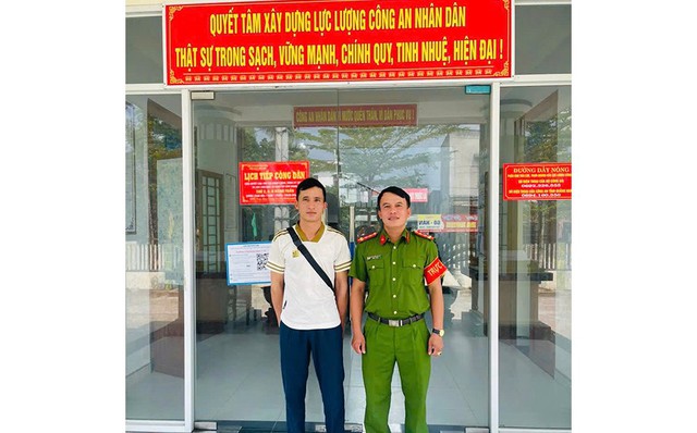Bất ngờ nhận 450 triệu, anh công nhân liền tới báo công an để trả lại- Ảnh 2. Bất ngờ nhận 450 triệu, anh công nhân liền tới báo công an để trả lại- Ảnh 2.