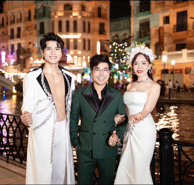 Ánh Quyên – Nữ doanh nhân quen thuộc trong các bộ sưu tập của NTK Vinh Quang - Ảnh 1.