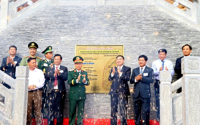 Lễ Thượng cờ và gắn biển công trình Cột Cờ A Pa Chải- Ảnh 3. Lễ Thượng cờ và gắn biển công trình Cột Cờ A Pa Chải- Ảnh 3.