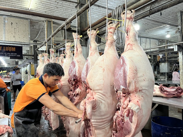 Giá heo hơi hôm nay 8-5: Diễn biến lạ của thị trường khi giá heo neo cao- Ảnh 1. Giá heo hơi hôm nay 8-5: Diễn biến lạ của thị trường khi giá heo neo cao- Ảnh 1.
