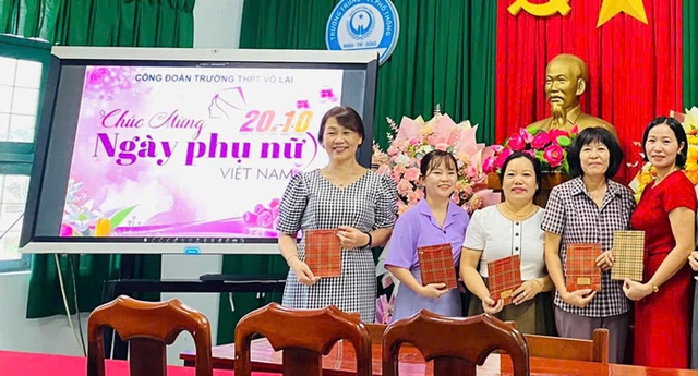 Cuộc thi viết Người thầy kính yêu: Miệt mài giúp học trò chạm tới ước mơ- Ảnh 1. Cuộc thi viết Người thầy kính yêu: Miệt mài giúp học trò chạm tới ước mơ- Ảnh 1.