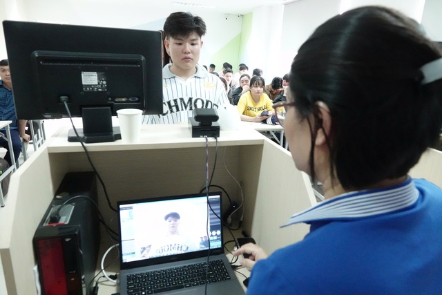 Vì sao hàng chục ngàn lao động "tranh suất" đi Hàn Quốc?- Ảnh 2. Vì sao hàng chục ngàn lao động "tranh suất" đi Hàn Quốc?- Ảnh 2.