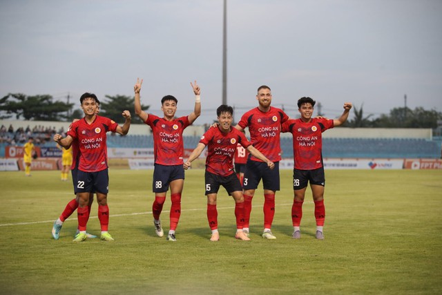 CLB CAHN cạnh tranh vào tốp 3 V-League- Ảnh 4. CLB CAHN cạnh tranh vào tốp 3 V-League- Ảnh 4.