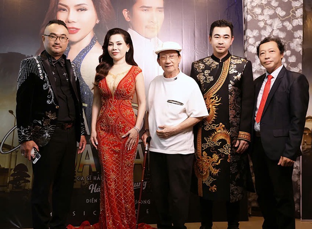 Ca sĩ Hà Ngọc Nhung ra mắt MV và Album "Sài Gòn Chiều Mưa Giăng"- Ảnh 3. Ca sĩ Hà Ngọc Nhung ra mắt MV và Album "Sài Gòn Chiều Mưa Giăng"- Ảnh 3.