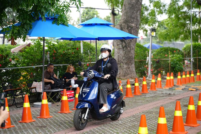 Vì sao xe máy VinFast là lựa chọn số 1 của người lao động tại các khu công nghiệp?- Ảnh 2. Vì sao xe máy VinFast là lựa chọn số 1 của người lao động tại các khu công nghiệp?- Ảnh 2.