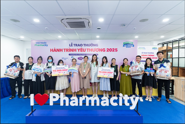 Pharmacity chăm lo sức khỏe cho các mẹ bầu với gói tài trợ gần 2 tỉ đồng- Ảnh 1. Pharmacity chăm lo sức khỏe cho các mẹ bầu với gói tài trợ gần 2 tỉ đồng- Ảnh 1.