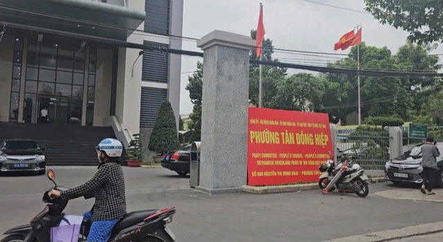 Bình Dương: Nhiều trụ sở xã, phường thay bảng hiệu mới - Ảnh 1.