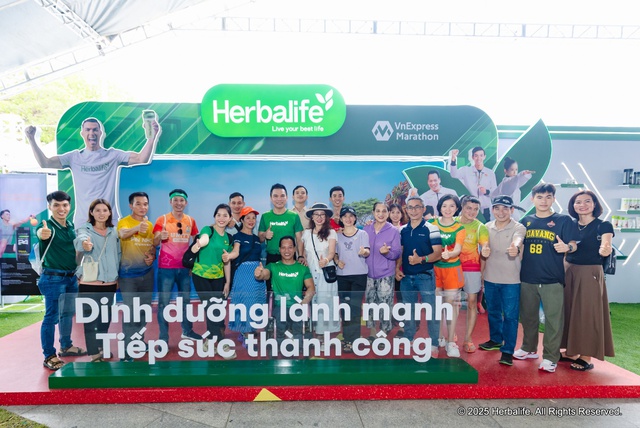 Herbalife Việt Nam cùng VnExpress Marathon Quy Nhơn 2025 lan tỏa lối sống năng động đến cộng đồng- Ảnh 7.