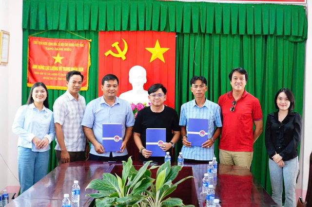 “Cầu Hữu Duyên”: Dấu ấn từ những trái tim gieo mầm- Ảnh 3. “Cầu Hữu Duyên”: Dấu ấn từ những trái tim gieo mầm- Ảnh 3.