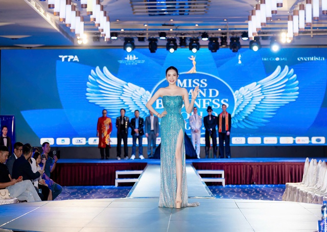 Hoa hậu Lê Thư Kỳ làm giám khảo "Hoa hậu Doanh nhân Hòa bình Thế giới 2025" - Ảnh 4.