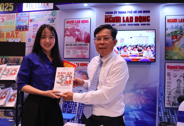 Nhà báo Tô Đình Tuân truyền cảm hứng cho các nhà báo trẻ- Ảnh 6. Nhà báo Tô Đình Tuân truyền cảm hứng cho các nhà báo trẻ - Ảnh 7.