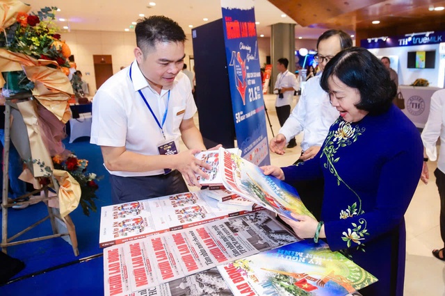Tổng Bí thư Tô Lâm dự Lễ kỷ niệm 100 năm Ngày Báo chí cách mạng Việt Nam- Ảnh 11. Tổng Bí thư Tô Lâm dự Lễ kỷ niệm 100 năm Ngày Báo chí cách mạng Việt Nam- Ảnh 11.