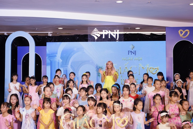 Đang mang thai, hoa hậu H’Hen Niê vẫn tích cực truyền cảm hứng - Ảnh 4.