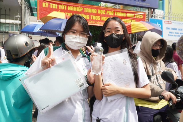 Đề thi ngữ văn THPT 2025 mang hơi thở thời đại- Ảnh 3. Đề thi ngữ văn THPT 2025 mang hơi thở thời đại- Ảnh 3.