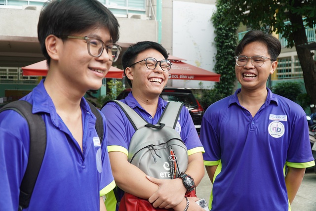 Đề thi ngữ văn THPT 2025 mang hơi thở thời đại- Ảnh 1. Đề thi ngữ văn THPT 2025 mang hơi thở thời đại- Ảnh 1.