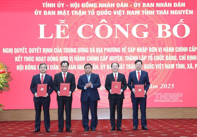 Ông Hầu A Lềnh được chỉ định là Bí thư Tỉnh ủy Tuyên Quang- Ảnh 3. Ông Hầu A Lềnh được chỉ định là Bí thư Tỉnh ủy Tuyên Quang- Ảnh 3.