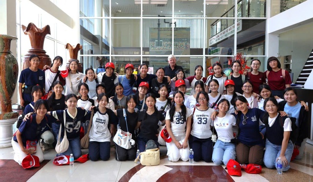 Bài học sống động về môi trường tại VWS- Ảnh 6. Bài học sống động về môi trường tại VWS- Ảnh 6.