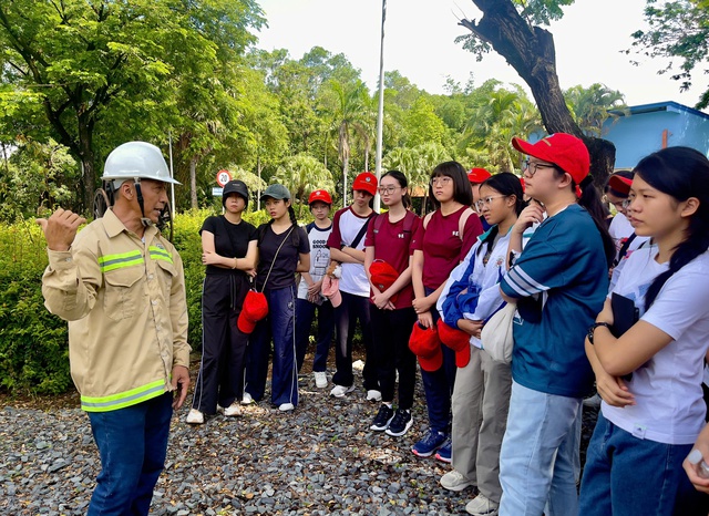 Bài học sống động về môi trường tại VWS- Ảnh 5. Bài học sống động về môi trường tại VWS- Ảnh 5.
